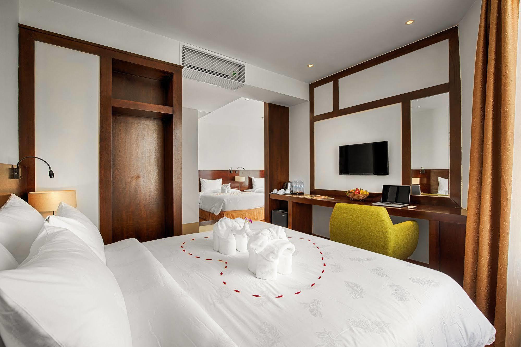 Sofia Suite Hotel Danang Dış mekan fotoğraf